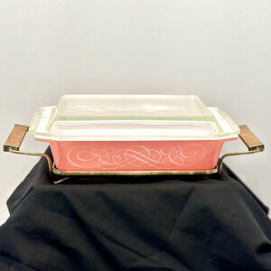 Vintage Pyrex Pink Scroll Space Saver 2 Quart Serving Dish W/ Lid & Cradle 575B